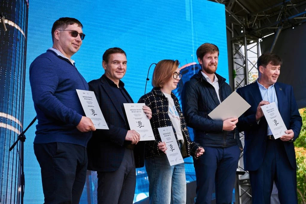 056_13-21-02_16-08-24_Chervony-min.jpg 056_13-21-02_16-08-24_Chervony-min.jpg