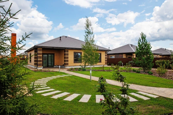 Укладка плитки Литос, белый и Абрис цвет Янтарь в Перевалово