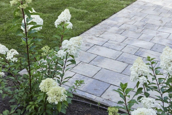 Плитка Литос в цвете Шунгит в частном доме КП Заповедник