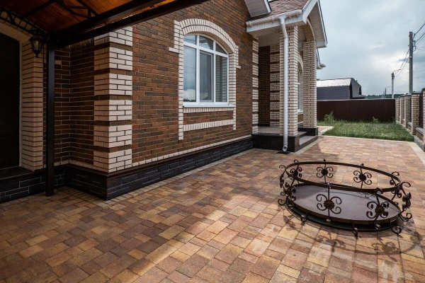 Брусчатка Старый город Осень в частном доме