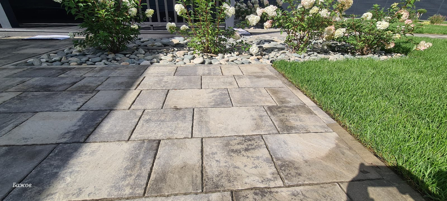 Плитка Литос в цвете Шунгит в частном доме КП Заповедник